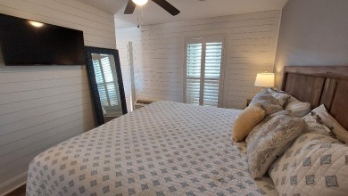 Lake House Quiet and comfortable remodeled studio with sunset views., , on Gulf of Mexico - Port Aransas in Texas - Lakehouse Vacation Rental - Lake Home for rent on LakeHouseVacations.com