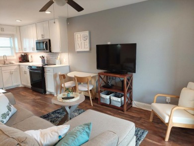 Lake House Quiet and comfortable remodeled studio with sunset views., , on Gulf of Mexico - Port Aransas in Texas - Lakehouse Vacation Rental - Lake Home for rent on LakeHouseVacations.com