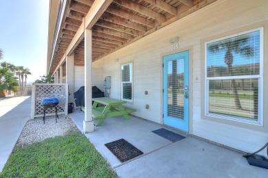 Lake House Fantastic pet friendly home only half a block to the beach!! Community Pool!, , on Gulf of Mexico - Port Aransas in Texas - Lakehouse Vacation Rental - Lake Home for rent on LakeHouseVacations.com