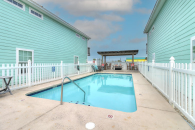 Lake House Fantastic pet friendly home only half a block to the beach!! Community Pool!, , on Gulf of Mexico - Port Aransas in Texas - Lakehouse Vacation Rental - Lake Home for rent on LakeHouseVacations.com
