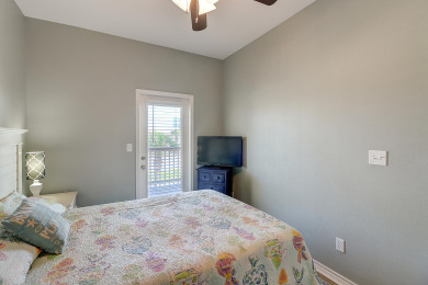 Lake House Fantastic pet friendly home only half a block to the beach!! Community Pool!, , on Gulf of Mexico - Port Aransas in Texas - Lakehouse Vacation Rental - Lake Home for rent on LakeHouseVacations.com