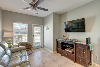 Lake House Fantastic pet friendly home only half a block to the beach!! Community Pool!, , on Gulf of Mexico - Port Aransas in Texas - Lakehouse Vacation Rental - Lake Home for rent on LakeHouseVacations.com