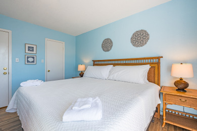 Lake House This condo provides easy access to local eateries and shopping spots., , on Gulf of Mexico - Port Aransas in Texas - Lakehouse Vacation Rental - Lake Home for rent on LakeHouseVacations.com