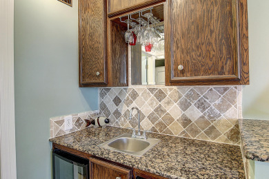 Lake House Bay Tree Condo in Old Town Port A, Sleeps 6, lighted fishing pier, pool, , on Gulf of Mexico - Port Aransas in Texas - Lakehouse Vacation Rental - Lake Home for rent on LakeHouseVacations.com