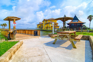 Lake House Bay Tree Condo in Old Town Port A, Sleeps 6, lighted fishing pier, pool, , on Gulf of Mexico - Port Aransas in Texas - Lakehouse Vacation Rental - Lake Home for rent on LakeHouseVacations.com