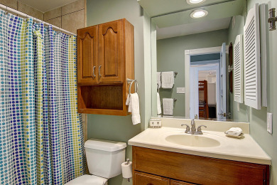Lake House Bay Tree Condo in Old Town Port A, Sleeps 6, lighted fishing pier, pool, , on Gulf of Mexico - Port Aransas in Texas - Lakehouse Vacation Rental - Lake Home for rent on LakeHouseVacations.com