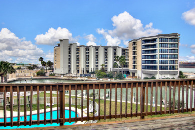 Lake House Bay Tree Condo in Old Town Port A, Sleeps 6, lighted fishing pier, pool, , on Gulf of Mexico - Port Aransas in Texas - Lakehouse Vacation Rental - Lake Home for rent on LakeHouseVacations.com