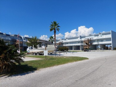 Lake House Sweet studio condo, sleeps 4, community pool, boat parking, boat slip rental!, , on Gulf of Mexico - Port Aransas in Texas - Lakehouse Vacation Rental - Lake Home for rent on LakeHouseVacations.com