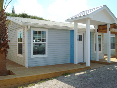 Lake House Cozy Seaside cottage near restaurants, shops & the beach!, , on Gulf of Mexico - Port Aransas in Texas - Lakehouse Vacation Rental - Lake Home for rent on LakeHouseVacations.com