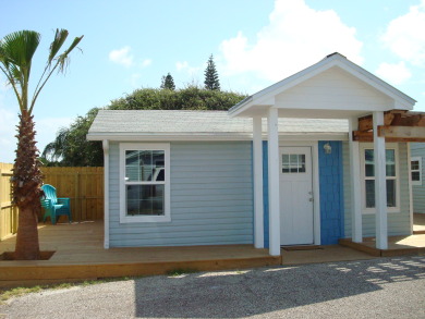 Lake House Cozy Seaside cottage near restaurants, shops & the beach!, , on Gulf of Mexico - Port Aransas in Texas - Lakehouse Vacation Rental - Lake Home for rent on LakeHouseVacations.com