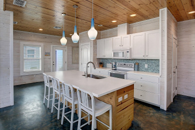 Lake House Lovely home in FABULOUS Village Walk, In-town Gated Community, 2 heated pools, , on Gulf of Mexico - Port Aransas in Texas - Lakehouse Vacation Rental - Lake Home for rent on LakeHouseVacations.com