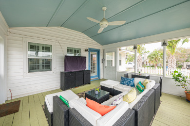 Lake House Adorable cottage in the heart of town! , , on Gulf of Mexico - Port Aransas in Texas - Lakehouse Vacation Rental - Lake Home for rent on LakeHouseVacations.com