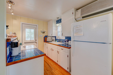 Lake House Adorable cottage in the heart of town! , , on Gulf of Mexico - Port Aransas in Texas - Lakehouse Vacation Rental - Lake Home for rent on LakeHouseVacations.com