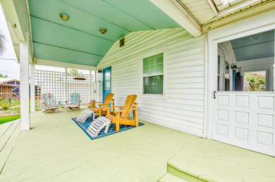 Lake House Adorable cottage in the heart of town! , , on Gulf of Mexico - Port Aransas in Texas - Lakehouse Vacation Rental - Lake Home for rent on LakeHouseVacations.com