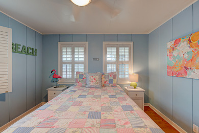Lake House Adorable cottage in the heart of town! , , on Gulf of Mexico - Port Aransas in Texas - Lakehouse Vacation Rental - Lake Home for rent on LakeHouseVacations.com