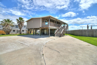 Lake House Awesome home right next to the city pool with plenty of boat parking. , , on Gulf of Mexico - Port Aransas in Texas - Lakehouse Vacation Rental - Lake Home for rent on LakeHouseVacations.com