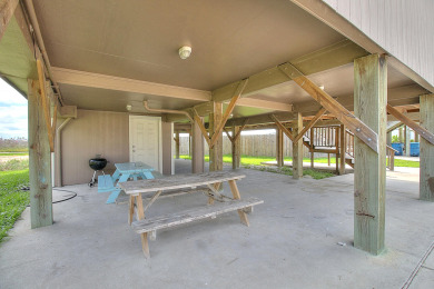 Lake House Awesome home right next to the city pool with plenty of boat parking. , , on Gulf of Mexico - Port Aransas in Texas - Lakehouse Vacation Rental - Lake Home for rent on LakeHouseVacations.com