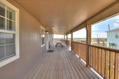 Lake House Awesome home right next to the city pool with plenty of boat parking. , , on Gulf of Mexico - Port Aransas in Texas - Lakehouse Vacation Rental - Lake Home for rent on LakeHouseVacations.com