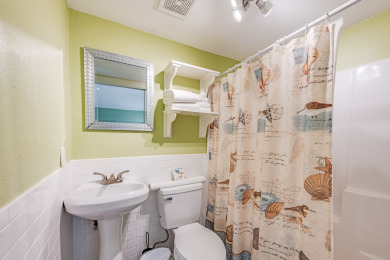Lake House Charming cottage! Short golf car ride to the beach! Pet friendly!, , on Gulf of Mexico - Port Aransas in Texas - Lakehouse Vacation Rental - Lake Home for rent on LakeHouseVacations.com