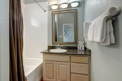 Lake House Adorable Cozy Cottage Close to the Beach, Community pool, , on Gulf of Mexico - Port Aransas in Texas - Lakehouse Vacation Rental - Lake Home for rent on LakeHouseVacations.com