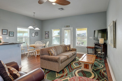Lake House Adorable Cozy Cottage Close to the Beach, Community pool, , on Gulf of Mexico - Port Aransas in Texas - Lakehouse Vacation Rental - Lake Home for rent on LakeHouseVacations.com