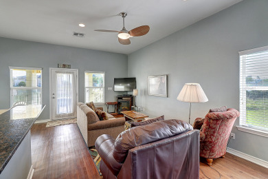 Lake House Adorable Cozy Cottage Close to the Beach, Community pool, , on Gulf of Mexico - Port Aransas in Texas - Lakehouse Vacation Rental - Lake Home for rent on LakeHouseVacations.com