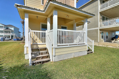 Lake House Adorable Cozy Cottage Close to the Beach, Community pool, , on Gulf of Mexico - Port Aransas in Texas - Lakehouse Vacation Rental - Lake Home for rent on LakeHouseVacations.com