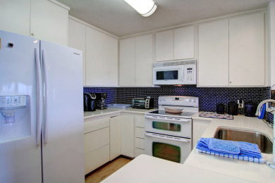 Lake House Walk to the beach, relaxing outdoor spaces, Community pool!, , on Gulf of Mexico - Port Aransas in Texas - Lakehouse Vacation Rental - Lake Home for rent on LakeHouseVacations.com