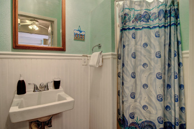Lake House Walk to the beach, relaxing outdoor spaces, Community pool!, , on Gulf of Mexico - Port Aransas in Texas - Lakehouse Vacation Rental - Lake Home for rent on LakeHouseVacations.com