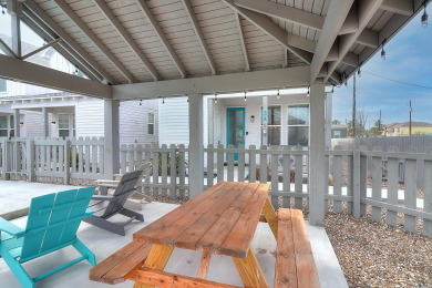 Lake House Beautiful home located in the heart of Old Town Port A! Community Pool!, , on Gulf of Mexico - Port Aransas in Texas - Lakehouse Vacation Rental - Lake Home for rent on LakeHouseVacations.com