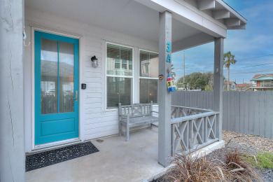 Lake House Beautiful home located in the heart of Old Town Port A! Community Pool!, , on Gulf of Mexico - Port Aransas in Texas - Lakehouse Vacation Rental - Lake Home for rent on LakeHouseVacations.com
