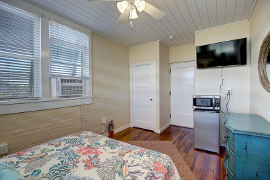 Lake House Super cozy condo. Beach Access! Heated Community Pool!, , on Gulf of Mexico - Port Aransas in Texas - Lakehouse Vacation Rental - Lake Home for rent on LakeHouseVacations.com