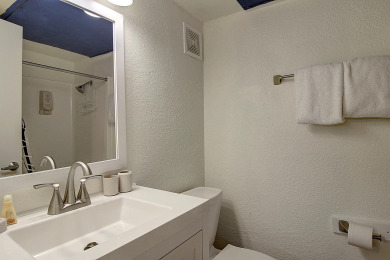 Lake House Fabulous views, you won't want to miss out on this one! , , on Gulf of Mexico - Port Aransas in Texas - Lakehouse Vacation Rental - Lake Home for rent on LakeHouseVacations.com
