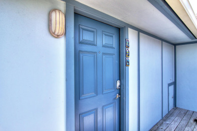 Lake House Fabulous views, you won't want to miss out on this one! , , on Gulf of Mexico - Port Aransas in Texas - Lakehouse Vacation Rental - Lake Home for rent on LakeHouseVacations.com