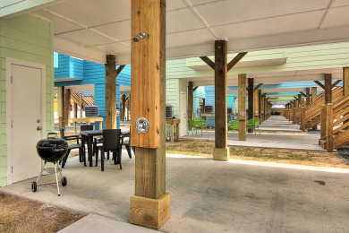 Lake House Island style bungalow. Community Pool! Close to the Beach!, , on Gulf of Mexico - Port Aransas in Texas - Lakehouse Vacation Rental - Lake Home for rent on LakeHouseVacations.com