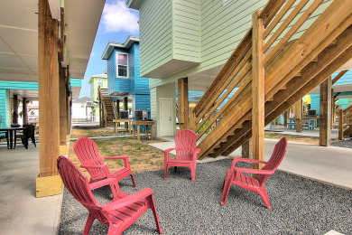 Lake House Island style bungalow. Community Pool! Close to the Beach!, , on Gulf of Mexico - Port Aransas in Texas - Lakehouse Vacation Rental - Lake Home for rent on LakeHouseVacations.com