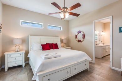 Lake House Charming retreat with private pool, and dog friendly!, , on Gulf of Mexico - Port Aransas in Texas - Lakehouse Vacation Rental - Lake Home for rent on LakeHouseVacations.com