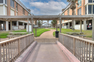 Lake House Gated Complex Heated Pool Lighted Fishing Pier , , on Gulf of Mexico - Port Aransas in Texas - Lakehouse Vacation Rental - Lake Home for rent on LakeHouseVacations.com