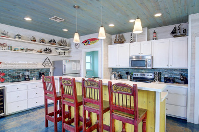 Lake House Come & play at Pirates Cove! Gated community, 2 Pools, Close to the beach! , , on Gulf of Mexico - Port Aransas in Texas - Lakehouse Vacation Rental - Lake Home for rent on LakeHouseVacations.com