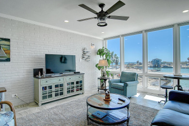 Lake House Fabulous upscale Channelview Condo Lighted Fishing pier Heated pool, , on Gulf of Mexico - Port Aransas in Texas - Lakehouse Vacation Rental - Lake Home for rent on LakeHouseVacations.com
