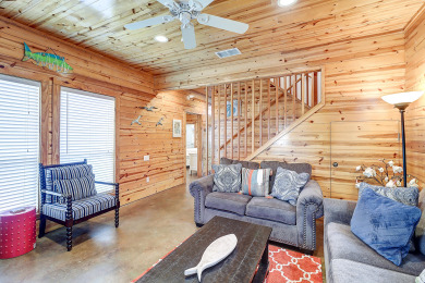 Lake House Adorable coastal home, Community pool, short drive to beach!, , on Gulf of Mexico - Port Aransas in Texas - Lakehouse Vacation Rental - Lake Home for rent on LakeHouseVacations.com