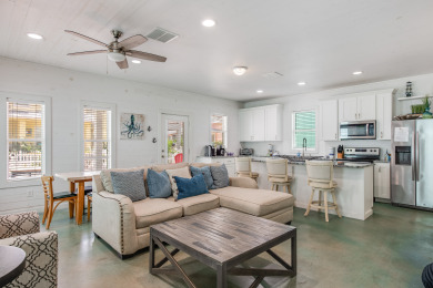 Lake House Lovely pet friendly home in Village Walk! Gated community! 2 Heated pools! , , on Gulf of Mexico - Port Aransas in Texas - Lakehouse Vacation Rental - Lake Home for rent on LakeHouseVacations.com