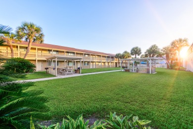 Lake House A Cozy Getaway Near the Beach, Poolside Condo, , on Gulf of Mexico - Port Aransas in Texas - Lakehouse Vacation Rental - Lake Home for rent on LakeHouseVacations.com