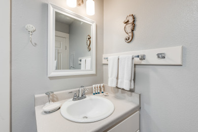 Lake House A Cozy Getaway Near the Beach, Poolside Condo, , on Gulf of Mexico - Port Aransas in Texas - Lakehouse Vacation Rental - Lake Home for rent on LakeHouseVacations.com