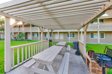 Lake House A Cozy Getaway Near the Beach, Poolside Condo, , on Gulf of Mexico - Port Aransas in Texas - Lakehouse Vacation Rental - Lake Home for rent on LakeHouseVacations.com