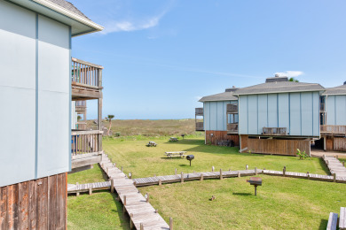 Lake House Beautifully updated, in unit washer and dryer, Boardwalk to Beach, , on Gulf of Mexico - Port Aransas in Texas - Lakehouse Vacation Rental - Lake Home for rent on LakeHouseVacations.com