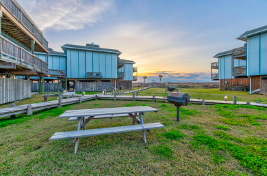 Lake House Beautifully updated, in unit washer and dryer, Boardwalk to Beach, , on Gulf of Mexico - Port Aransas in Texas - Lakehouse Vacation Rental - Lake Home for rent on LakeHouseVacations.com