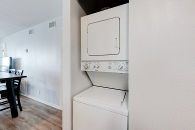 Lake House Beautifully updated, in unit washer and dryer, Boardwalk to Beach, , on Gulf of Mexico - Port Aransas in Texas - Lakehouse Vacation Rental - Lake Home for rent on LakeHouseVacations.com