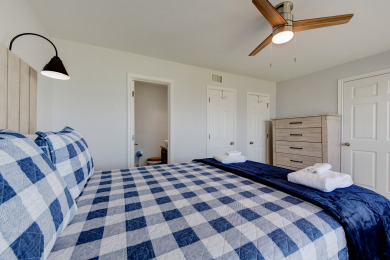 Lake House Beautifully updated, in unit washer and dryer, Boardwalk to Beach, , on Gulf of Mexico - Port Aransas in Texas - Lakehouse Vacation Rental - Lake Home for rent on LakeHouseVacations.com