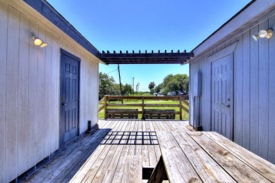 Lake House Fantasy Oaks Lodge! 1 mile from the boat ramp! Pet Friendly! 1.36 Acres, , on Gulf of Mexico - Aransas Pass in Texas - Lakehouse Vacation Rental - Lake Home for rent on LakeHouseVacations.com